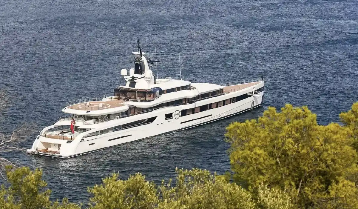 Feadship - Lady S - Super Yacht Charter - Super Yachts for Sale - Exclusive Concierge Club.webp